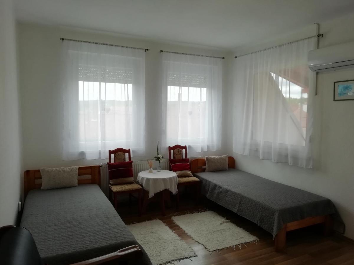 Vadasztanya Fogado Apartment Egerszalok Bagian luar foto