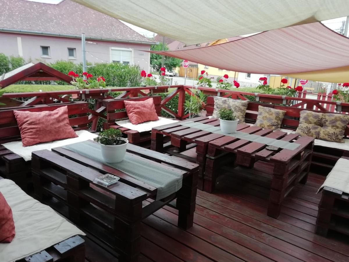 Vadasztanya Fogado Apartment Egerszalok Bagian luar foto